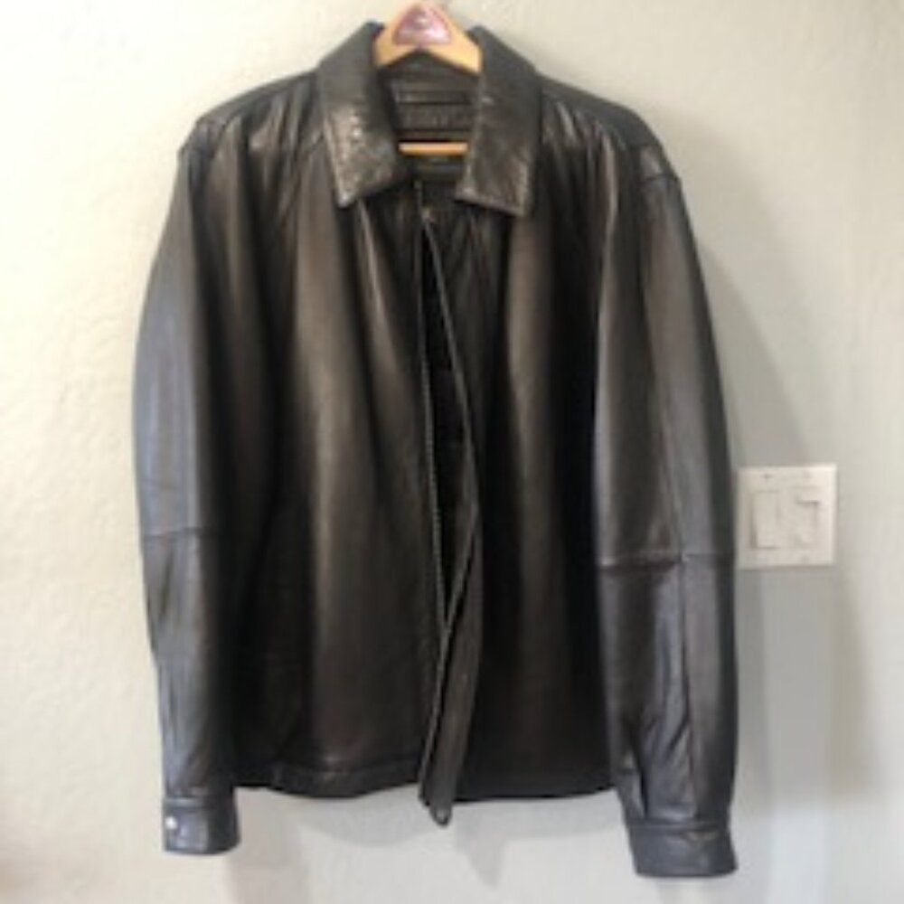 Claiborne Men's Leather bomber style jacket